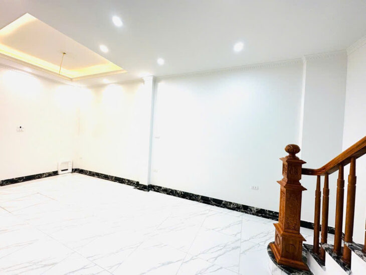 SIÊU PHẨM- BÁN GẤP CĂN NHÀ 5 TẦNG 54M – THƯỢNG THANH- LONG BIÊN- NHÀ MỚI KOONG- GẦN Ô TÔ GIÁ NHỈNH