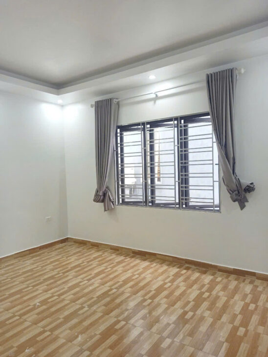 Nhà Thiên Lôi, 48m 3 tầng lô góc, ô.tô đỗ cạnh nhà, Giá 3.35 tỉ, gần Cấp 2 Vĩnh Niệm