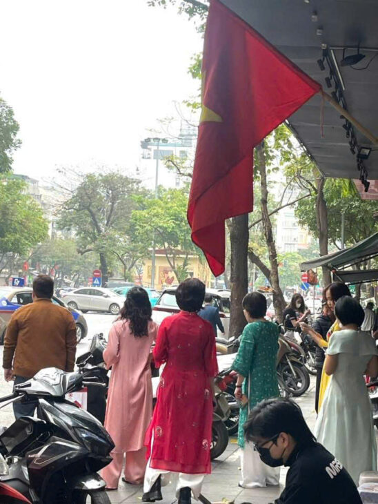 GIÁ TỐT – MÌNH CHO THUÊ MẶT BẰNG KINH DOANH BUỔI SÁNG TỪ 5H-15H CHIỀU TẠI PHỐ CỬA NAM, PHƯỜNG CỬA