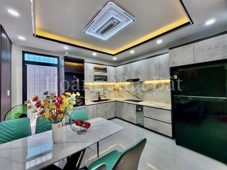 Nhà phố Nguyễn Thị Thập, 4x17m, 3 tầng, 7.5 tỷ, sổ riêng