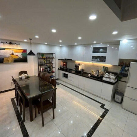 Bán nhà Giảng Võ 50m ra phố – Sổ đỏ 56m x 5T nhà GĐ xây còn mới – ô chờ thang máy