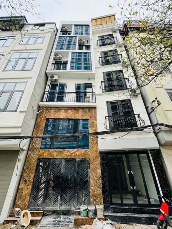 BÁN TÒA CĂN HỘ DỊCH VỤ CAO CẤP MẶT PHỐ CỰ LỘC – OTO TRÁNH – ĐỐI DIỆN ROYAL CITY – 18 PHÒNG KHÉP KÍN