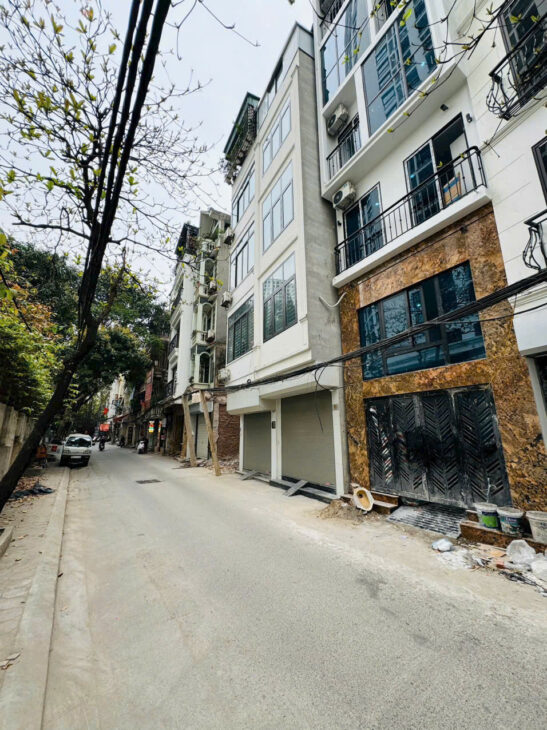 BÁN TÒA CĂN HỘ DỊCH VỤ CAO CẤP MẶT PHỐ CỰ LỘC – OTO TRÁNH – ĐỐI DIỆN ROYAL CITY – 18 PHÒNG KHÉP KÍN