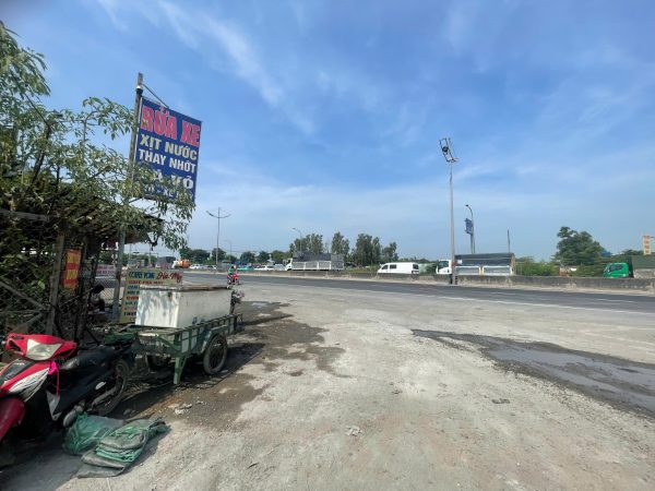 Bình Tân ! Sang Bãi Xe + Quán Cafe , Lợi nhuận mỗi tháng hơn : 30 tr / tháng, 201 Võ trần chí, p