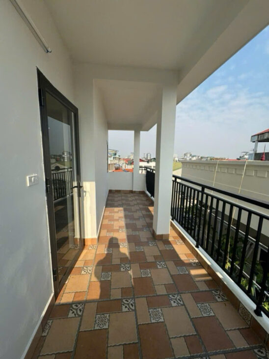 Cực Hiếm! Bát Khối Long Biên 42m2, 5 Tầng, MT 6.4m, Ôtô Đỗ Cổng, Full Nội Thất, 6 Tỷ!