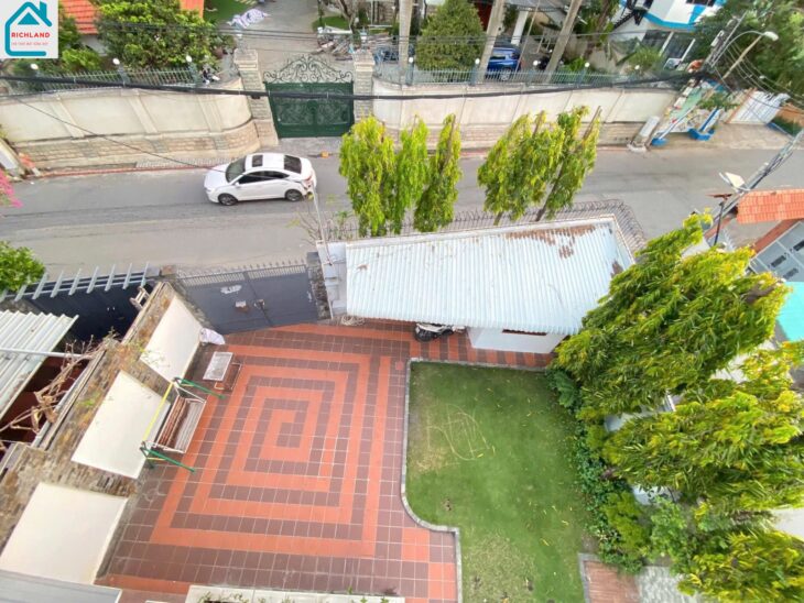 Cho thuê biệt thự Nguyễn Ư Dĩ P.Thảo Điền Q.2+ Diện tích: 20mx35m(Trệt 2L)_Giá 4.000$