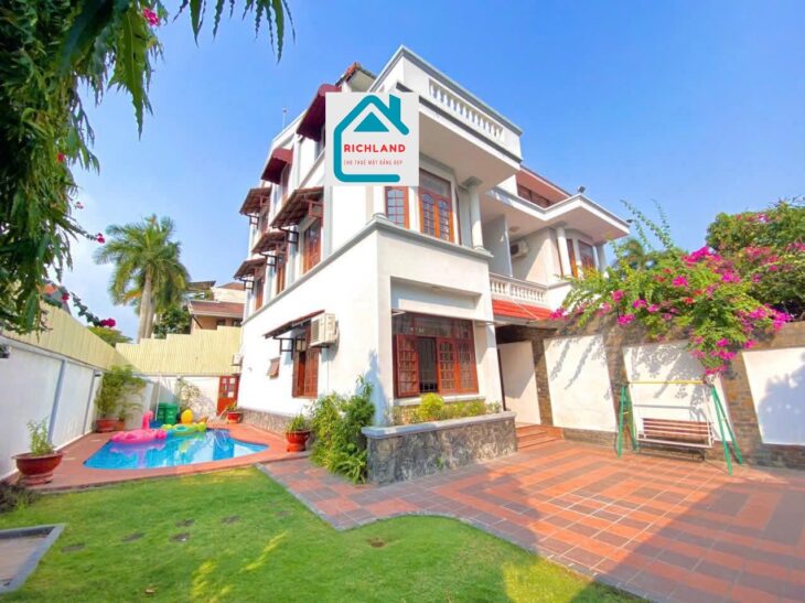 Cho thuê biệt thự Nguyễn Ư Dĩ P.Thảo Điền Q.2+ Diện tích: 20mx35m(Trệt 2L)_Giá 4.000$