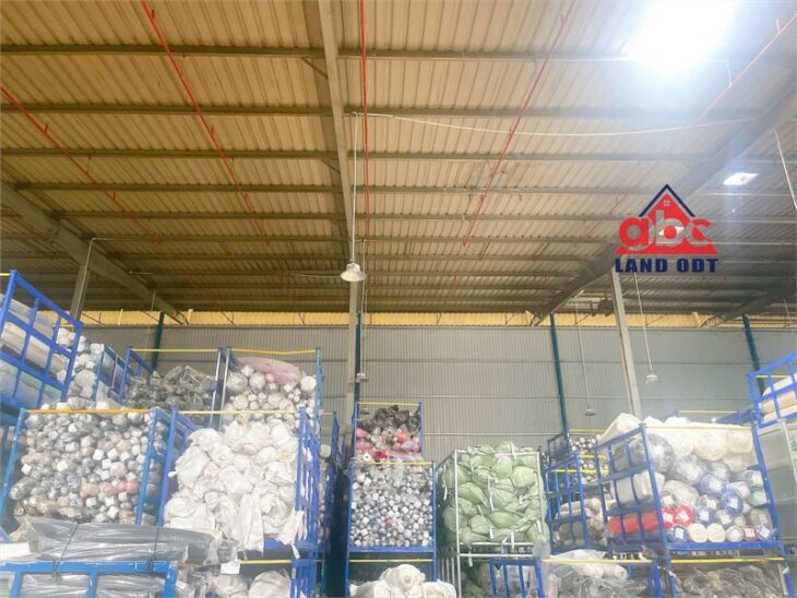 XT224 xưởng sản xuất phục vụ nhiều ngành nghề. khuôn viên dùng chung. có bể XLNT