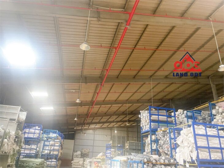 XT224 xưởng sản xuất phục vụ nhiều ngành nghề. khuôn viên dùng chung. có bể XLNT