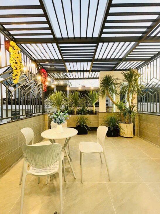 SIÊU PHẨM̉ 400m2 – 5 TẦNG – THIẾT KẾ HIỆN ĐẠI – THANG MÁY XỊN 650KG – FULL NỘI THẤT- SÁT MẶT