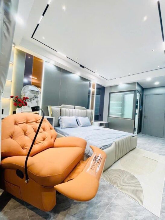 SIÊU PHẨM̉ 400m2 – 5 TẦNG – THIẾT KẾ HIỆN ĐẠI – THANG MÁY XỊN 650KG – FULL NỘI THẤT- SÁT MẶT