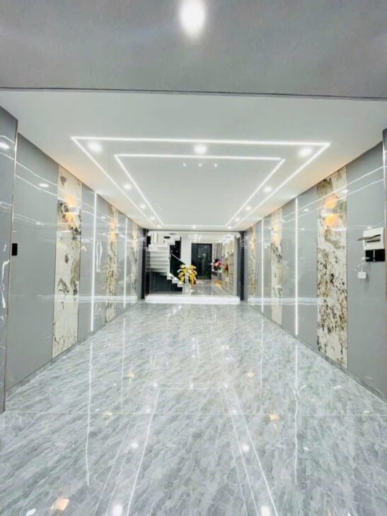 SIÊU PHẨM̉ 400m2 – 5 TẦNG – THIẾT KẾ HIỆN ĐẠI – THANG MÁY XỊN 650KG – FULL NỘI THẤT- SÁT MẶT