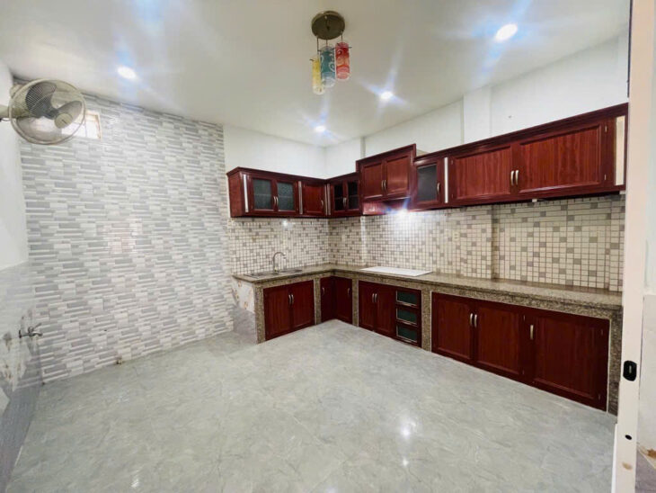 Bán nhà MẶT TIỀN giá trong hẻm-xe hơi vào nhà-ngay chợ Gò Vấp-khu VIP phường 4 chỉ