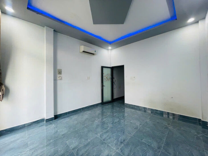 Bán nhà MẶT TIỀN giá trong hẻm-xe hơi vào nhà-ngay chợ Gò Vấp-khu VIP phường 4 chỉ