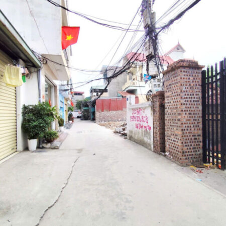 83m đất tuyến 2 Khúc Thừa Dụ, sát mặt đường, Giá 3.8 tỉ, ngõ ô.tô