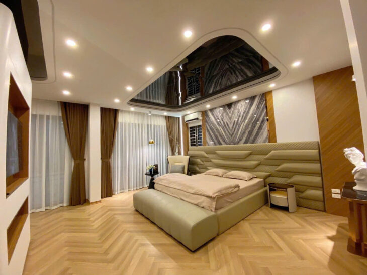 LUXURY HOUSE Tại 135 Đội Cấn (ngay sát Hồ Đầm Tròn)