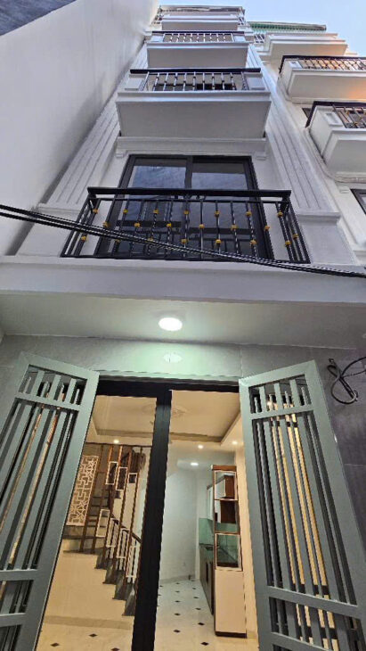 Bán gấp nhà 5 tầng, mặt tiền 4,6m, 6,1 tỷ phố 19/5 (Hà Đông)