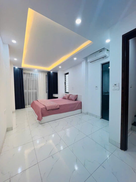 Bán gấp nhà 5 tầng, mặt tiền 4,6m, 6,1 tỷ phố 19/5 (Hà Đông)