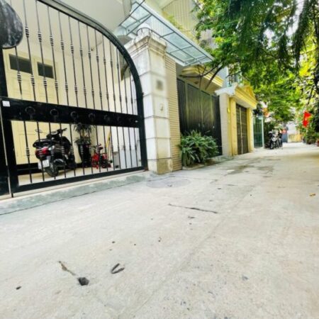 MẶT NGÕ ĐỘI CẤN – 30M RA PHỐ – NGÕ ÔTÔ TRÁNH, VÀO NHÀ – GIÁ 22 TỶ