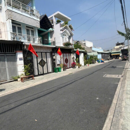 Nhà MT 4pn trệt lầu, 4x20m, hẻm 8m thông, giá siêu rẻ 7.5tr