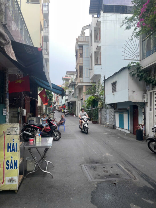 (SIÊU HIẾM) BÁN CĂN NHÀ CỰC RẺ ,TẠI P8,Q3, SỔ HỒNG RIÊNG,DT 4×19,5m,MẶT TIỀN KD,HẺM XE HƠI VI VU