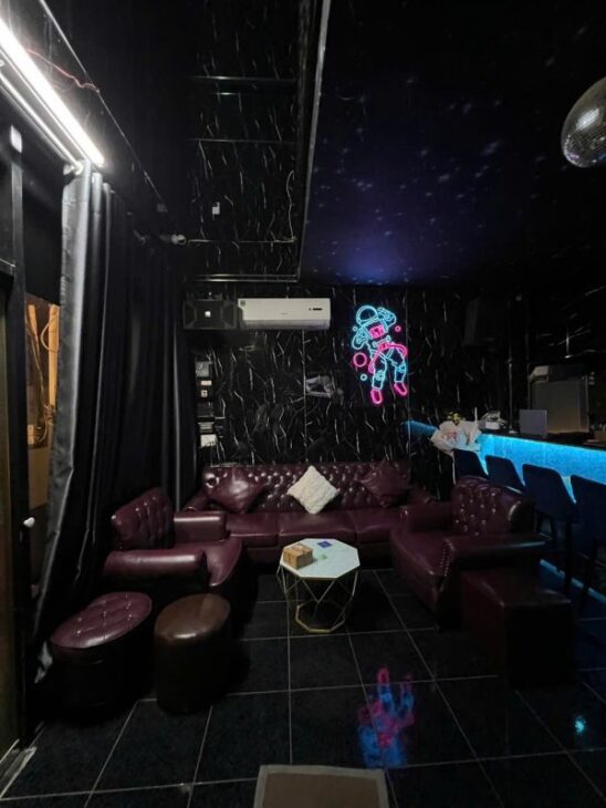 Quận 1, Sang quán Bar Tây Khu Khách VIP – Sang , tại trung tâm Quận 1, Tel : 0932158409 –