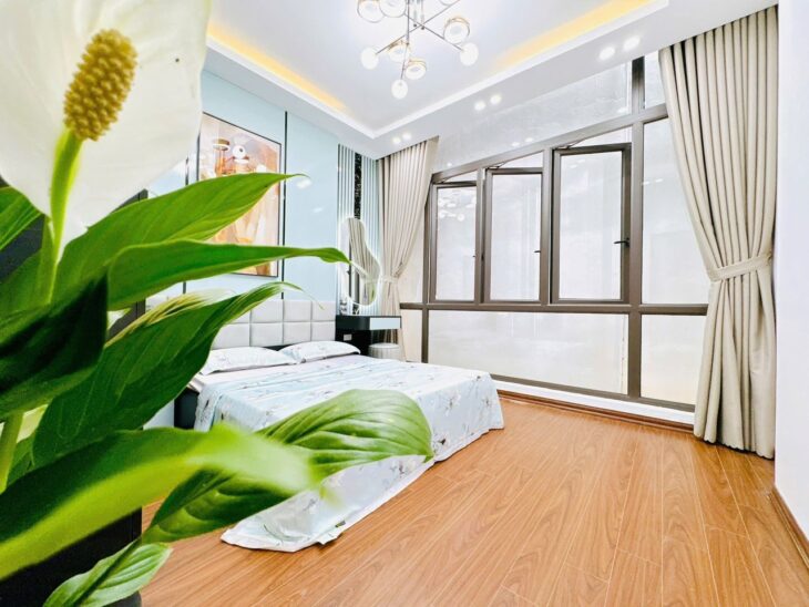 NHÀ MỚI ĐẸP ĐỘI CẤN – 50M RA ÔTÔ – 3 GÁC ĐỖ CỬA – GIÁ 6 TỶ