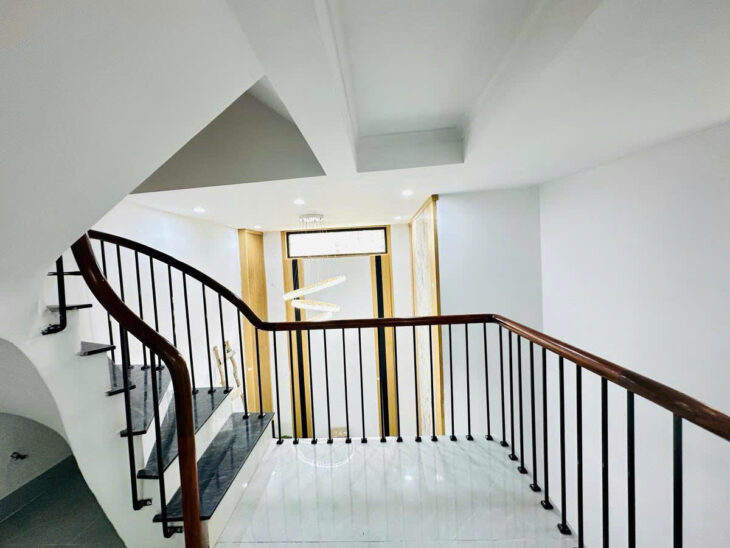 ????Nhà Đẹp Thanh Nhàn – 35m mới đẹp, full nội thất, 50m oto – Nhỉnh 6 tỷ