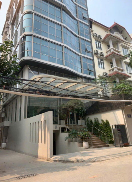 Bán nhà cũ mặt đường thông bàn cờ Trần Quang Diệu, Đống Đa – sổ đỏ 110m, Mặt tiền 11m giá 39 tỷ