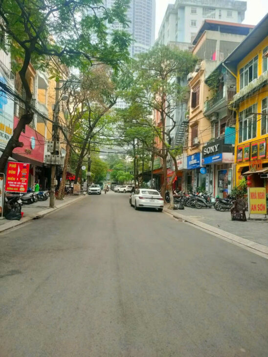 MẶT PHỐ VIP CẦU GIẤY, VỈA HÈ ĐÁ BÓNG, KINH DOANH BẤT CHẤP, DT 46M2, 5 TẦNG, GIÁ 21 TỶ 750