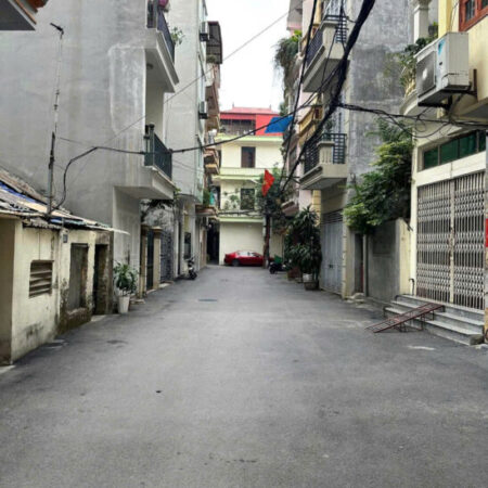 Bán nhà Tôn Đức Thắng 90m² mặt tiền 6,7m gara ô tô,dừng đỗ trước nhà – Nở hậu