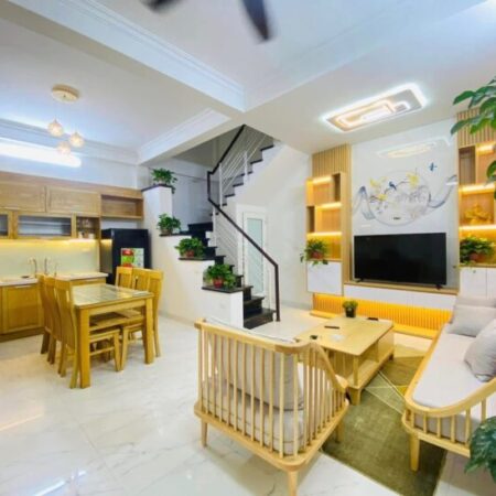 CẦN BÁN NHÀ MINH KHAI – 60M2, NHÀ MỚI ĐẸP FULL NỘI THẤT – NGÕ 3 GÁC – GIÁ 7 TỶ