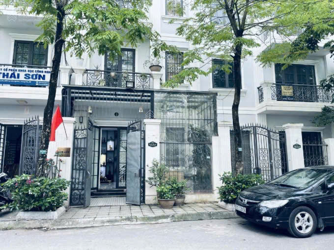 Bán LK Vinaconex3, Nam Từ Liêm. DT 110m x 4 tầng.MT 7m. Giá thoả thuận. LH: 0964769634