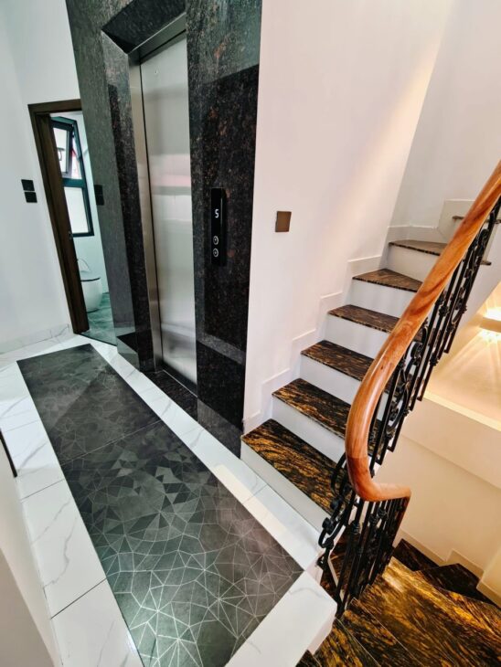SIÊU PHẨM NHÀ ĐẸP CĂN GÓC XÃ ĐÀN 11 TỶ 7 TẦNG THANG MÁY MẶT TIỀN 4M