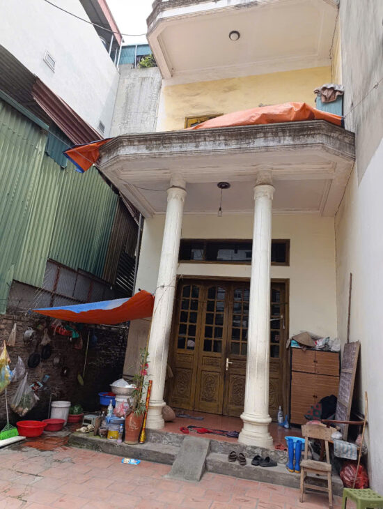 BÁN ĐẤT TẶNG NHÀ 4 TẦNG – THỬA ĐẤT ĐẸP – MẶT NGÕ THÔNG – Ô TÔ – KINH DOANH 76m, 3 tầng, MT 4,5m,