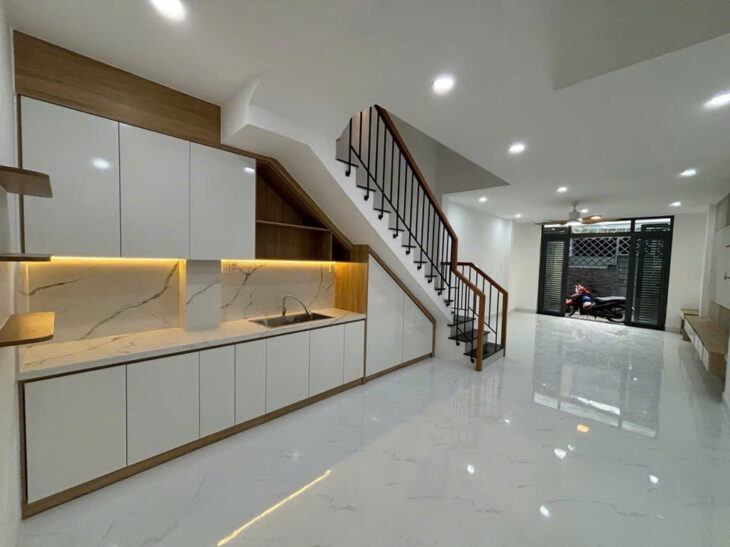 Giáp Mặt tiền 5 Tầng – 52m2 – 4PN 5 Tolet – $ 6,6 Tỷ , TK Hiện đại – Nở hậu