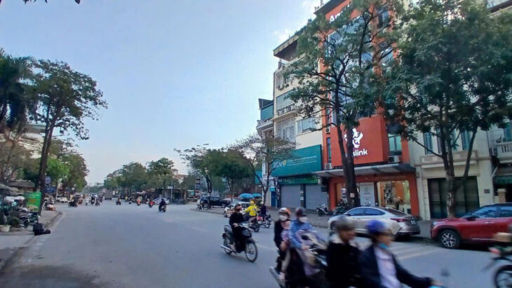 NHỈNH 30 TỶ MẶT PHỐ PHÂN LÔ,KINH DOANH SẦM UẤT,VỈA HÈ CỰC RỘNG,THUỘC CON PHỐ ĐẸP NHẤT QUẬN HOÀNG