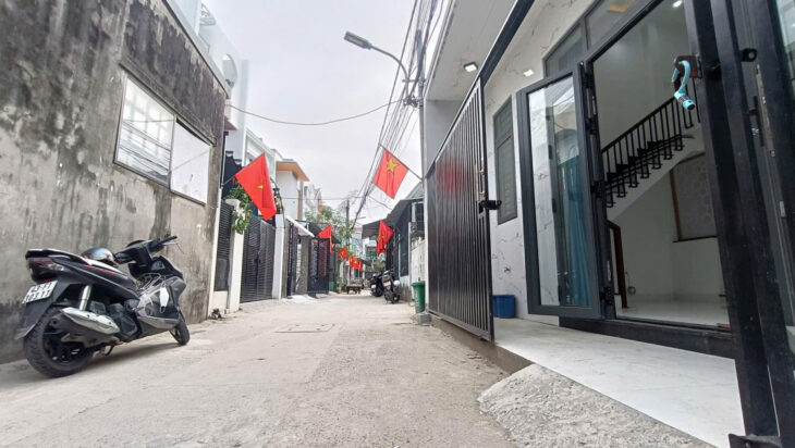 BÁN NHÀ GÁC LỬNG ĐÚC ĐẸP – KIỆT Ô TÔ HOÀNG VĂN THÁI,CẠNH ĐH DUY TÂN – CHỈ 2.55 TỶ