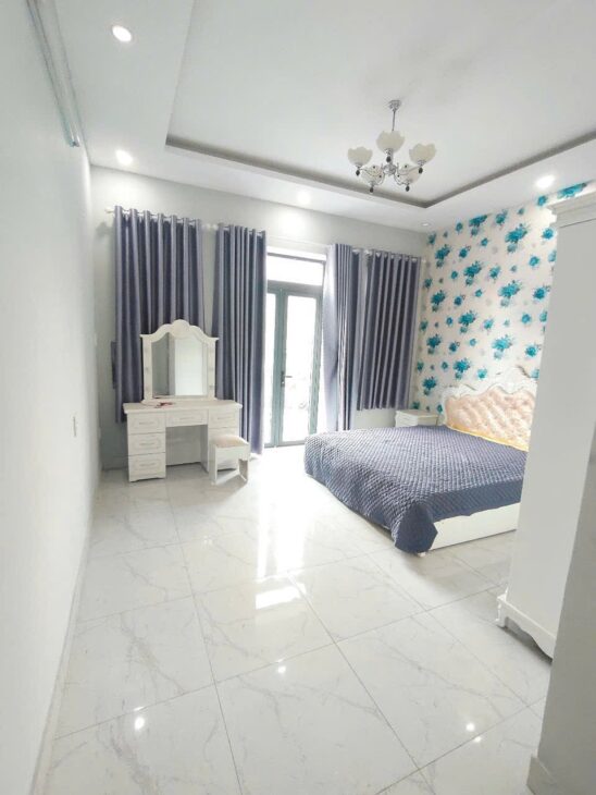 GIA ĐÌNH TÔI SANG MỸ ĐỊNH CƯ NÊN CẦN BÁN GẤP CĂN NHÀ PHỐ KINH DOANH HAY CHO THUÊ KHAI THÁC DÒNG