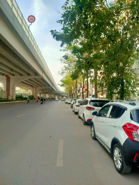 MẶT PHỐ PHẠM VĂN ĐỒNG CẦU GIẤY, VỈA HÈ ĐÁ BÓNG, KINH DOANH BẤT CHẤP, 75M² CHỈ 28 TỶ 950