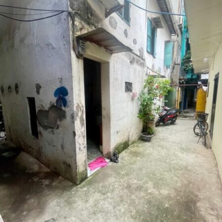 BÁN NHÀ CẤP 4- PHỐ HOÀNG CẦU- ĐẤT PHÂN LÔ -Ô TÔ VÀO TẬN CỬA