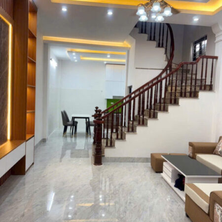 CHỦ CẦN BÁN GẤP CĂN NHÀ PHỐ NGỌC TRỤC QUẬN NAM TỪ LIÊM 36 m2 x3 MT RỘNG NHỈNH 6 TỶ Ô TÔ KD