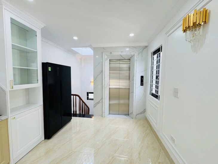 NHÀ ĐẸP 5 TẦNG THANG MÁY – Ô TÔ ĐỖ CỬA – HAI BÀ TRƯNG GIÁ 14.8 TỶ