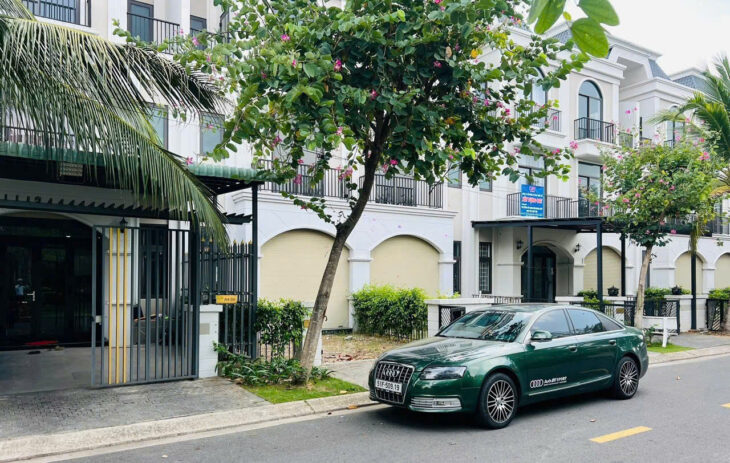 LAVILLA BÀN GIAO SỔ HỒNG CHO KHÁCH HÀNG