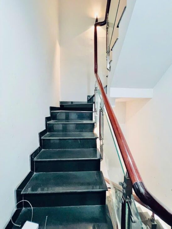 NGỘP-BÁN GẤP-3 TẦNG 5X14-70M2-LÔ GÓC- HẺM 8M Ô TÔ NÉ-70m2-CHỢ THẠCH ĐÀ-GV