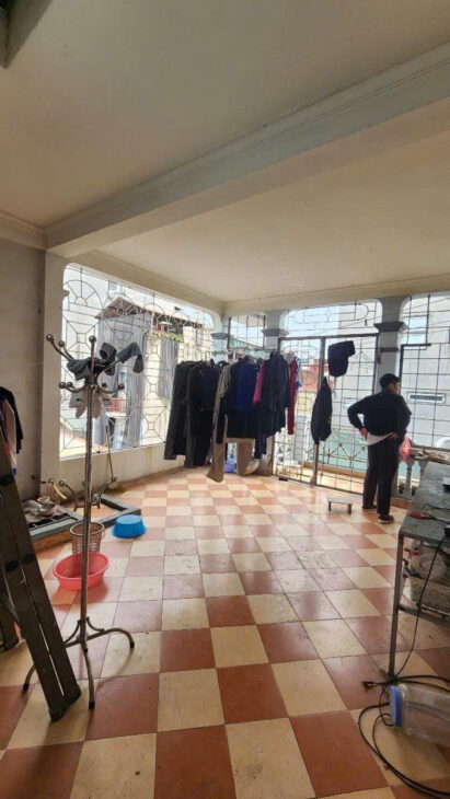 Cần bán gấp nhà Khương Đình 65m² x 5 tầng, hai mặt thoáng, 6 phòng ngủ rộng, Giá chỉ 9,8 tỷ