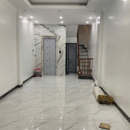 Nhà riêng trong ngõ, mới koong 6 tầng thang máy, 33.3m2, giá chỉ hơn 7 tỷ xíu