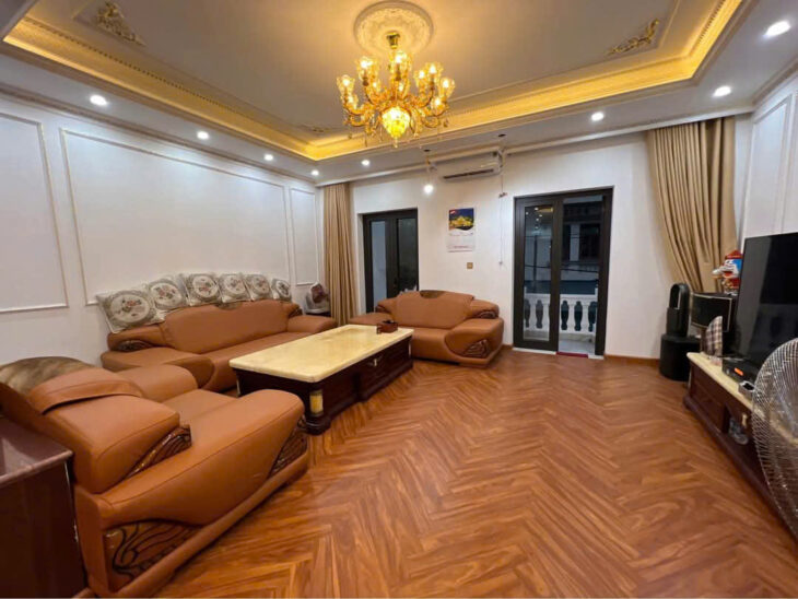 BÁN NHANH PHÂN LÔ TRUNG KÍNH, ÔTÔ TRÁNH, KINH DOANH ĐỈNH, 63M² x 5T GIÁ 19 TỶ 300