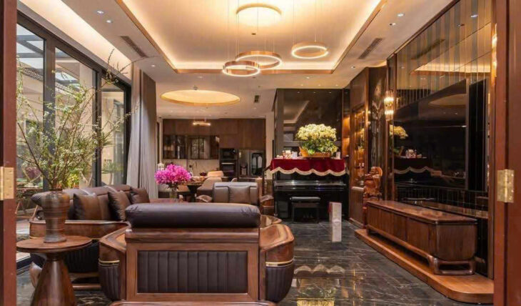 PHÂN LÔ NGUYỄN VĂN HUYÊN, ÔTÔ TRÁNH, VỈA HÈ KINH DOANH, 2 THOÁNG, DT 65M2 HƠN 18TỶ