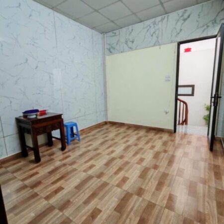 BÁN NHÀ 3 TẦNG- PHỐ THÁI HÀ- ĐẤT PHÂN LÔ -Ô TÔ LÙI CỬA .CÁCH MẶT PHỐ 50M